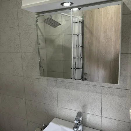 Adoniss Apartmentss 1 Paralia Dionysiou