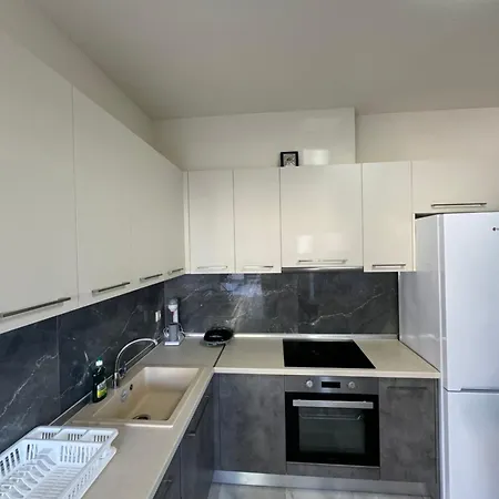 بيت للعطل Adoniss Apartmentss 1 *