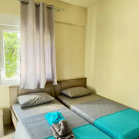 Adoniss Apartmentss 1 * باراليا ديونيسيو