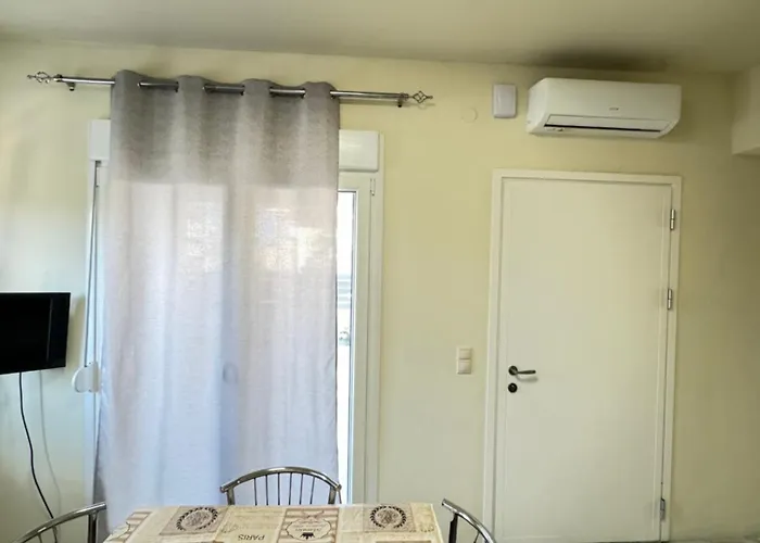 Adoniss Apartmentss 1 بيت للعطل *